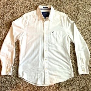 American Eagle White Long Sleeve Button Down Vintage Fit